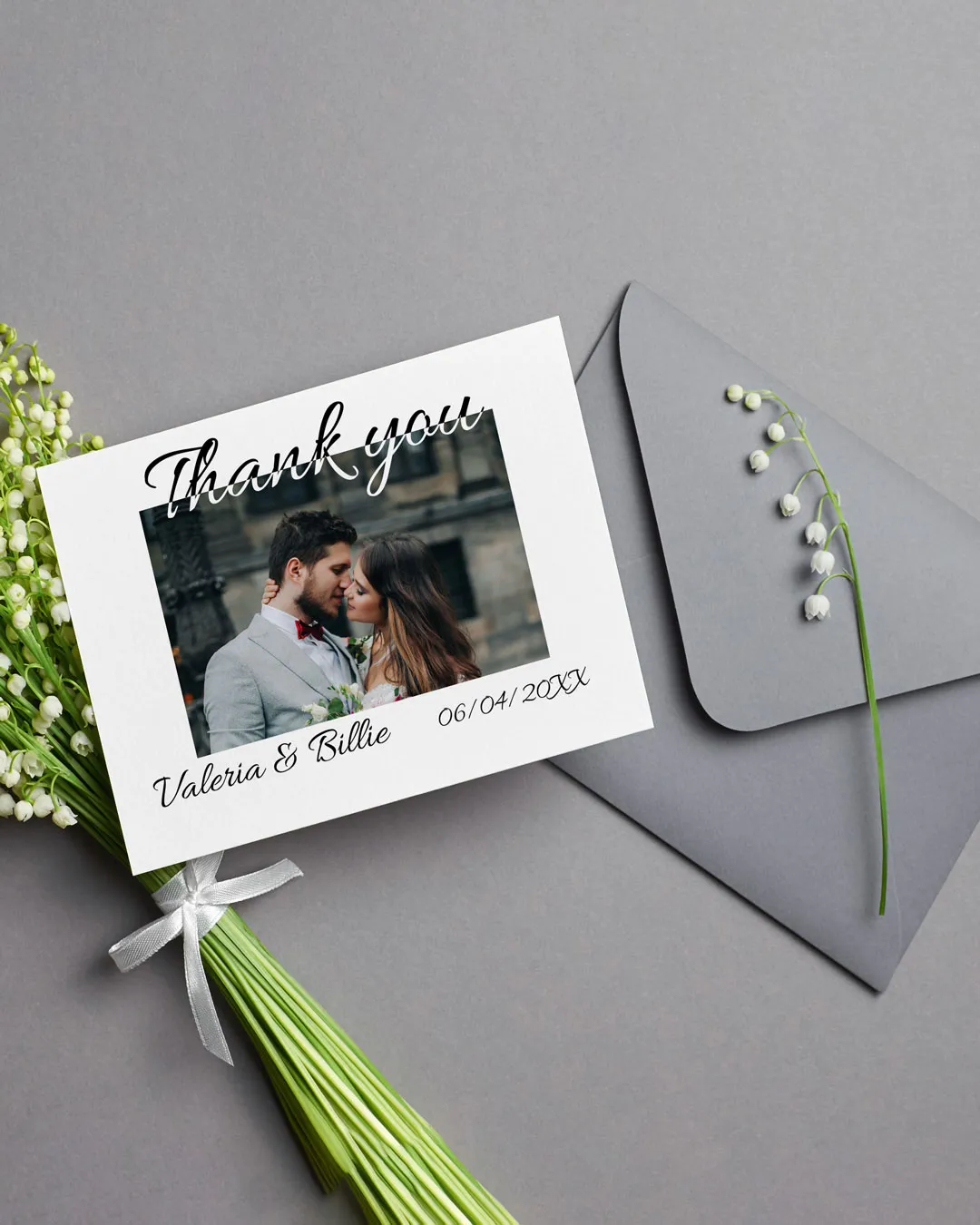 https://dv12lc9eedkje.cloudfront.net/apprinting/images/product/Mockups-thank-you-card-11_03074402202405.jpg