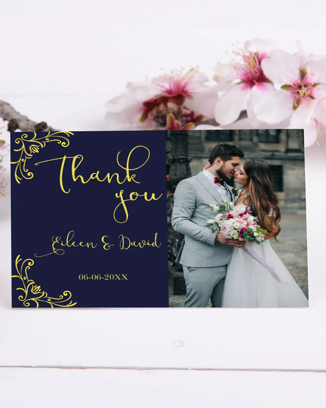 https://dv12lc9eedkje.cloudfront.net/apprinting/images/product/Mockups-thank-you-card-44.jpg