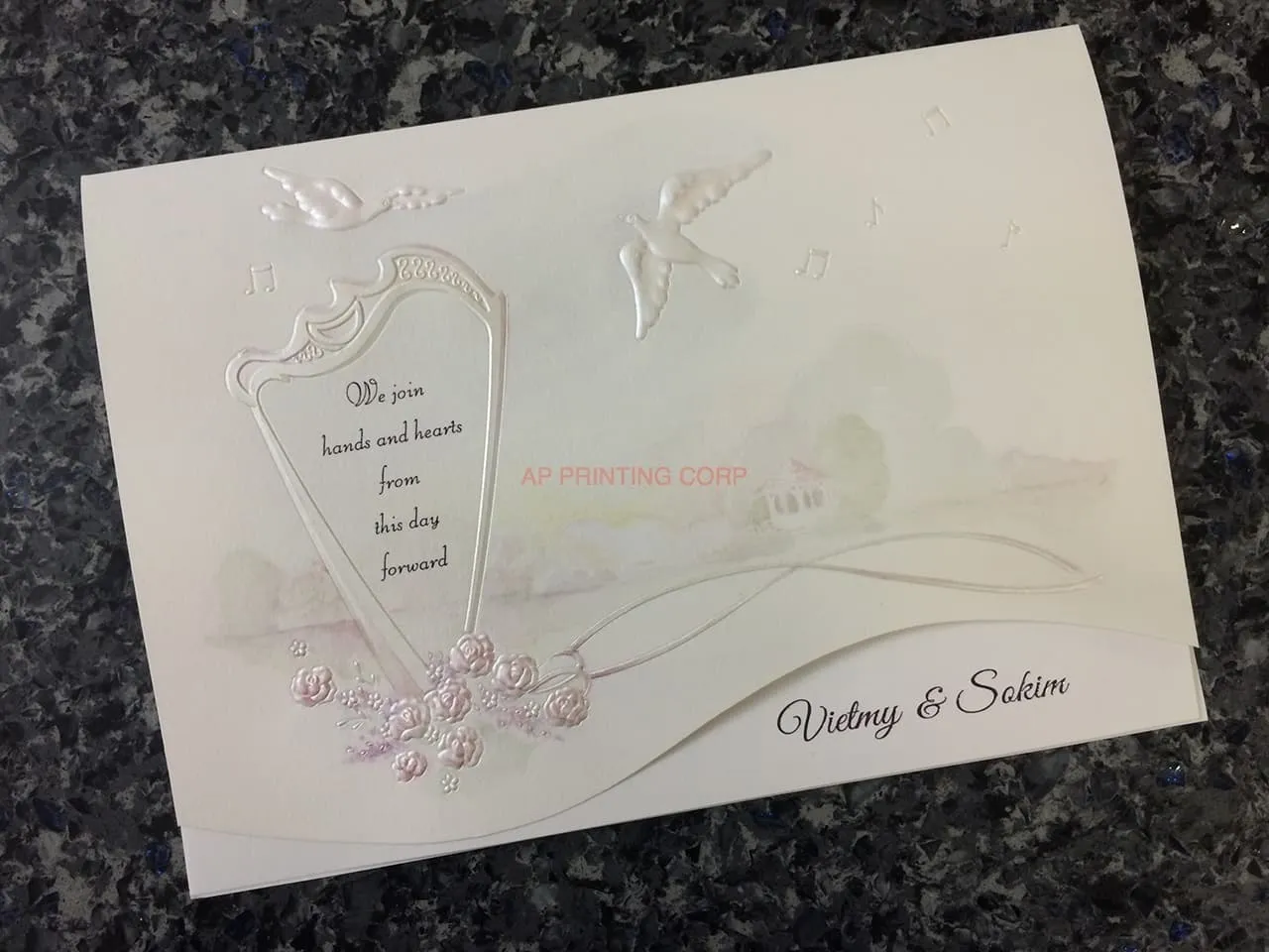 K9409 [I-10] Chic Serenade Birds & Doves Wedding Invitation