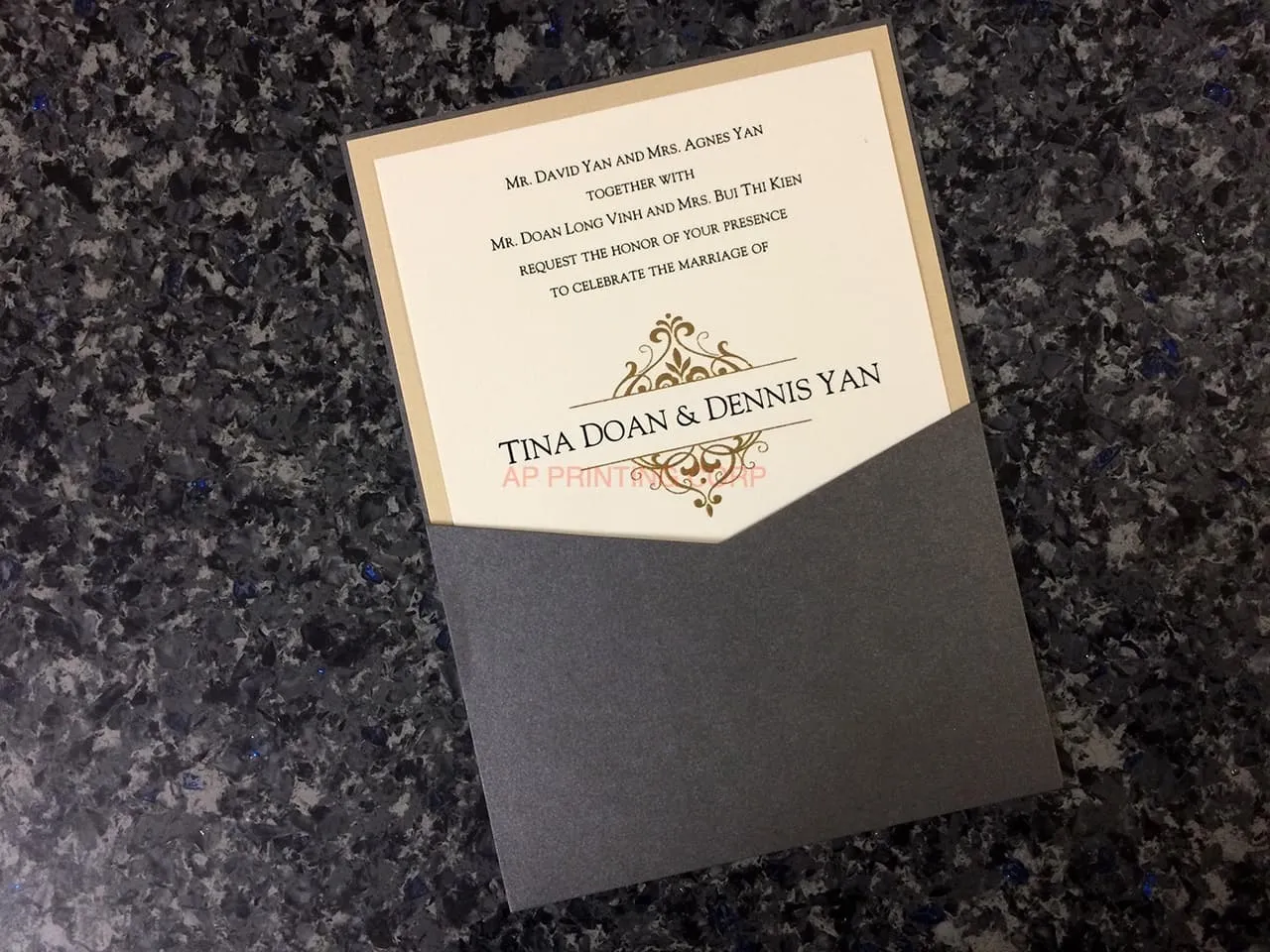 Slider 57 MMN Onyx, Gold Linen, Natural Linen Pocket & Folder Invitation