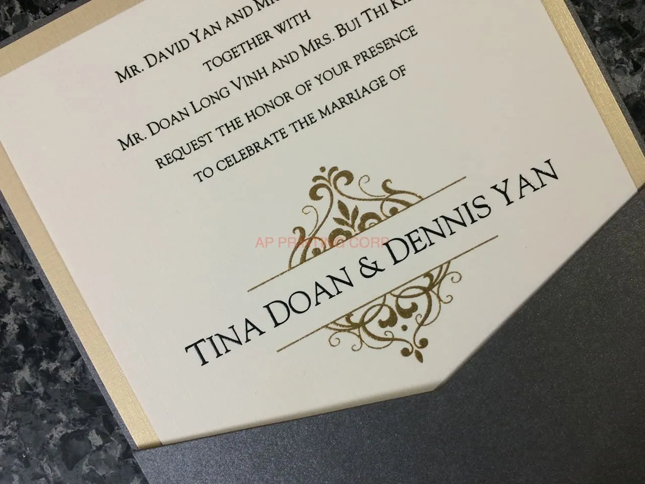 Slider 57 MMN Onyx, Gold Linen, Natural Linen Pocket & Folder Invitation