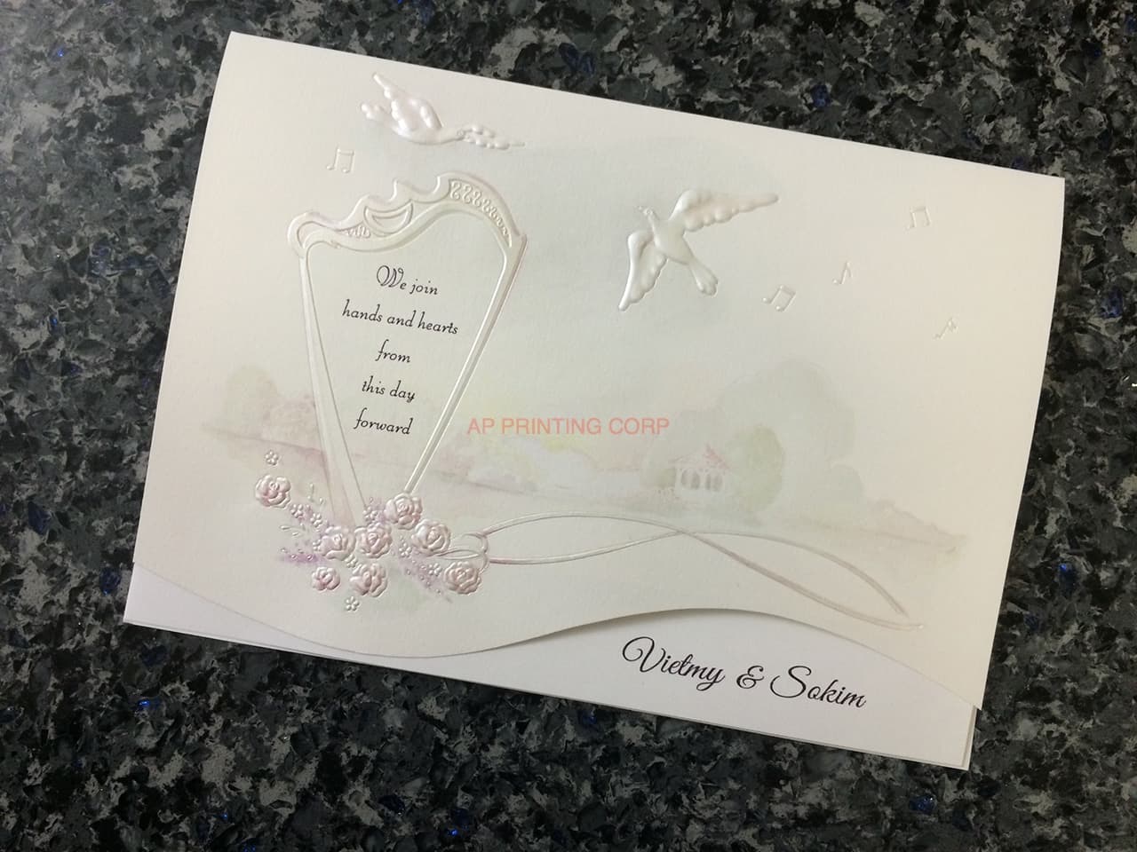 K9409 [I-10] Chic Serenade Birds & Doves Wedding Invitation