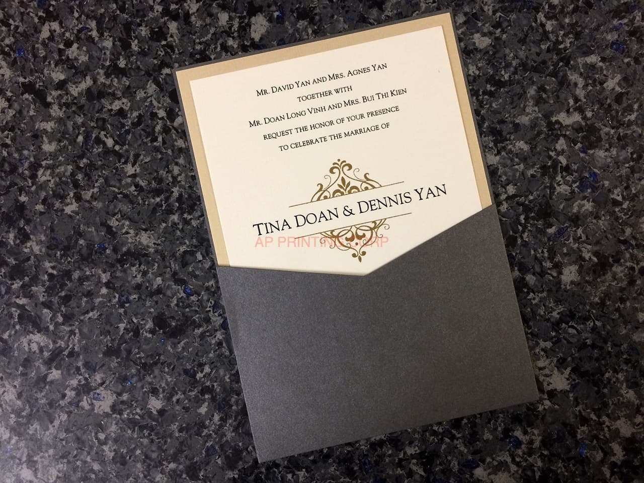 Slider 57 MMN Onyx, Gold Linen, Natural Linen Pocket & Folder Invitation