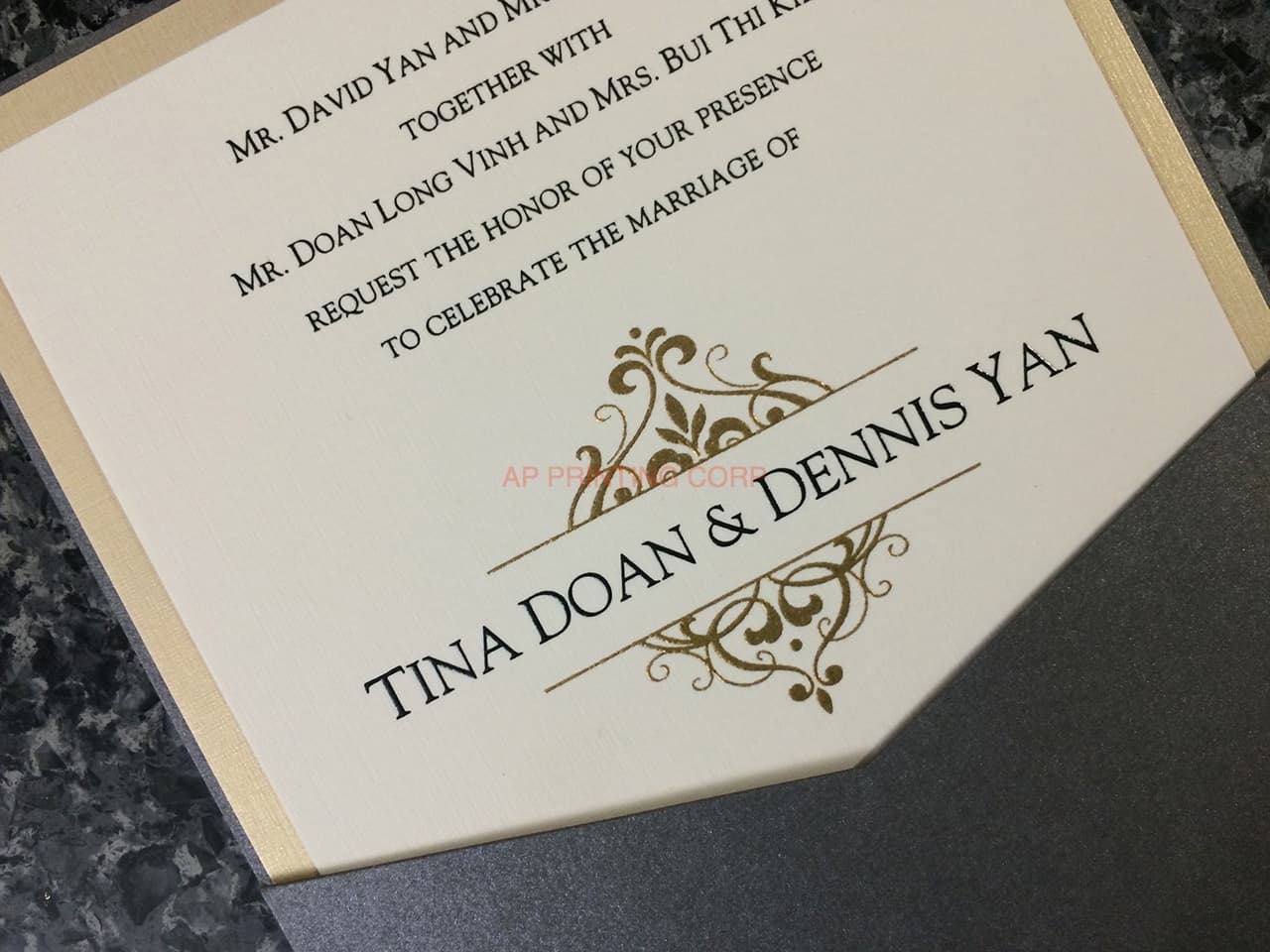 Slider 57 MMN Onyx, Gold Linen, Natural Linen Pocket & Folder Invitation