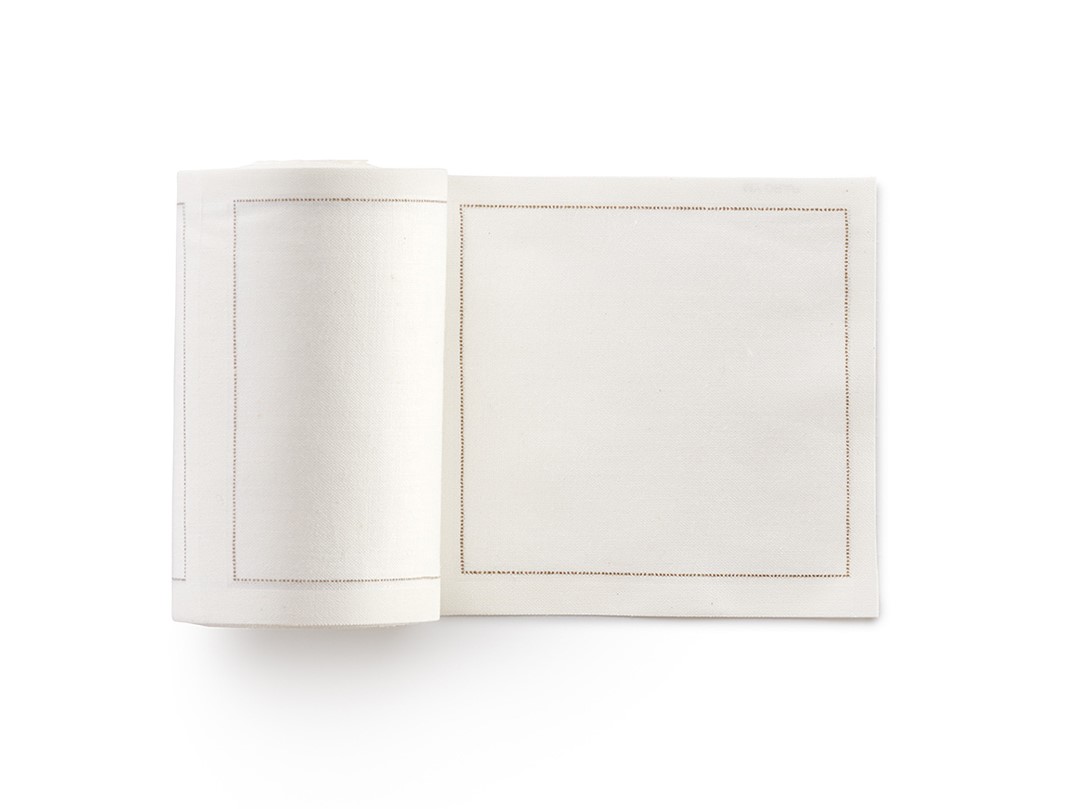 Non Branded Cream Cotton Napkins 4" x 4"/10cm x10cm - Roll of 100 units - Full Case