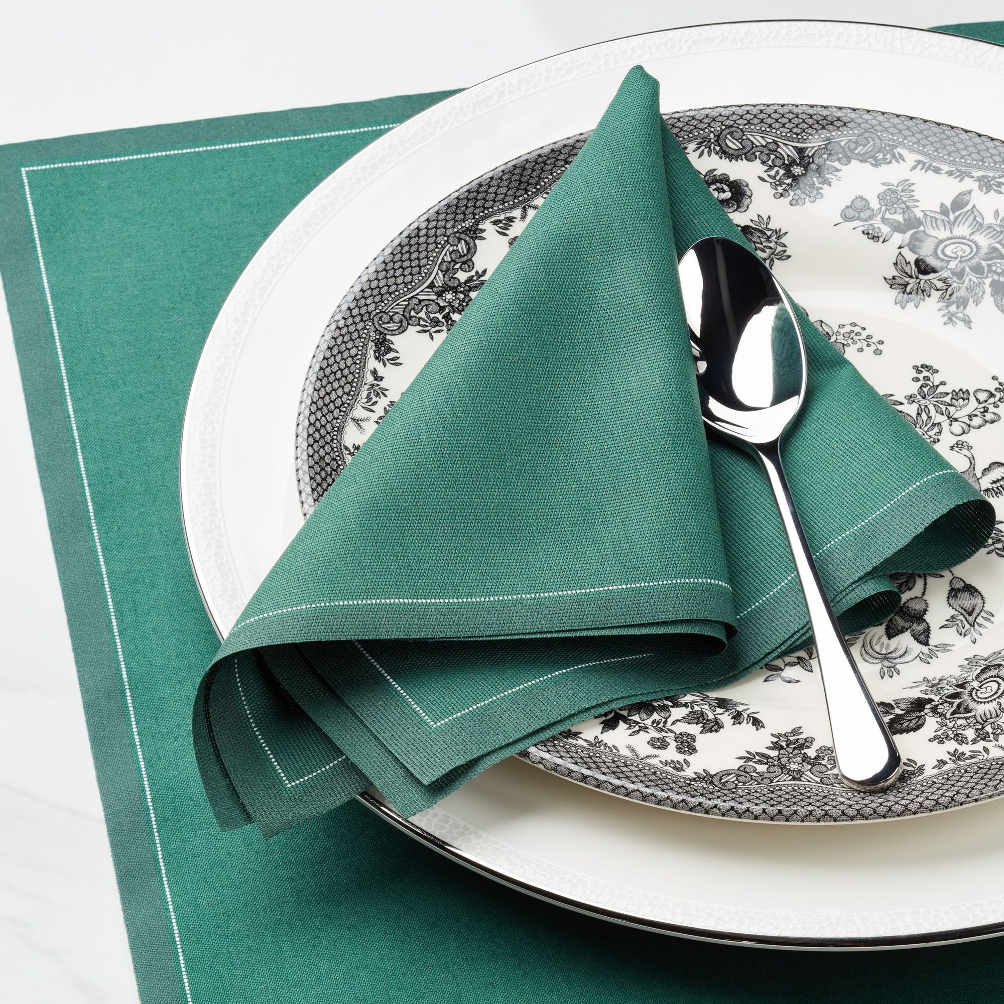 English Green Cotton Dinner Napkins 12" x 12"- 12 Units per Roll, 10 rolls per Case - Full Case 1